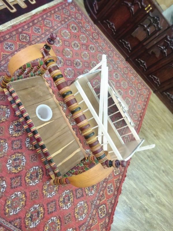 Beshik asboblari bilan va belanchak tekinga qiz chaqaloqlar kiyimi Beshik asboblari bilan va belanchak tekinga qiz chaqaloqlar kiyimi
