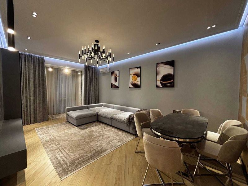 Дархан • Akay City • 3-комн • 90м² • этаж 7/25 • [336-YUL3]