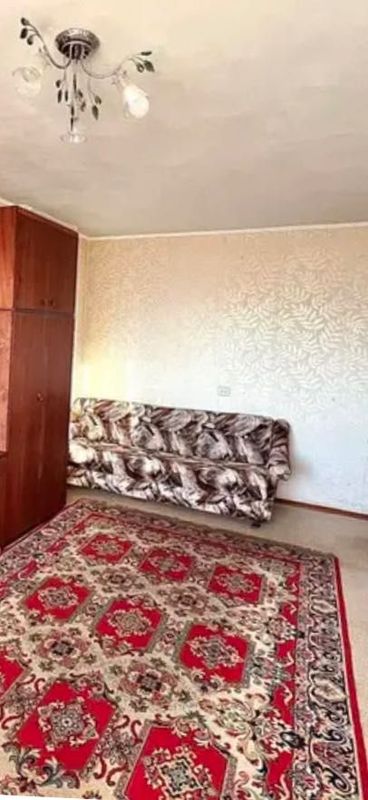 Srochno. Kvartiraga 2 ta qiz olaman. Uy egasi bilan yashashga. Sergeli