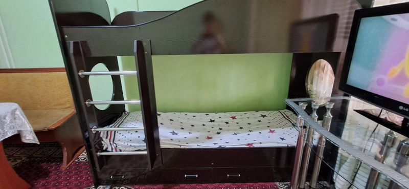 Кровать двухэтажный Кровать двухэтажный