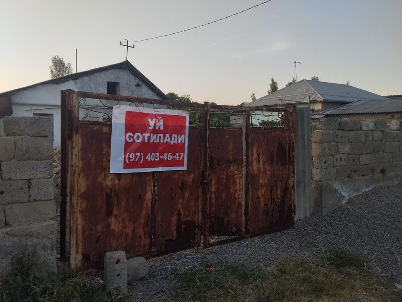 Участка сотилади. 9 соток, Янгийўл туманида. Участка сотилади. 9 соток, Янгийўл туманида.