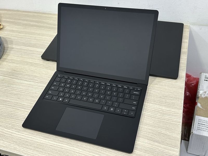 Microsoft surface laptop 4 intel core i7 1185G8 xolati juda zor ideal Microsoft surface laptop 4 intel core i7 1185G8 xolati juda zor ideal