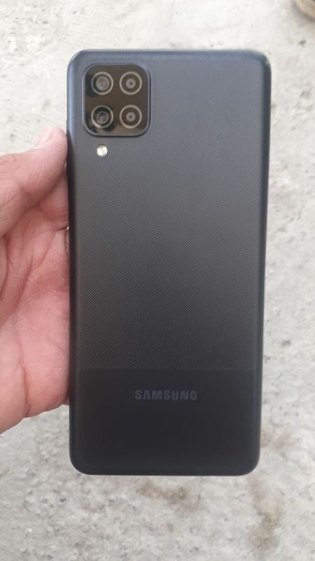 Samsung m12 4/64 gb