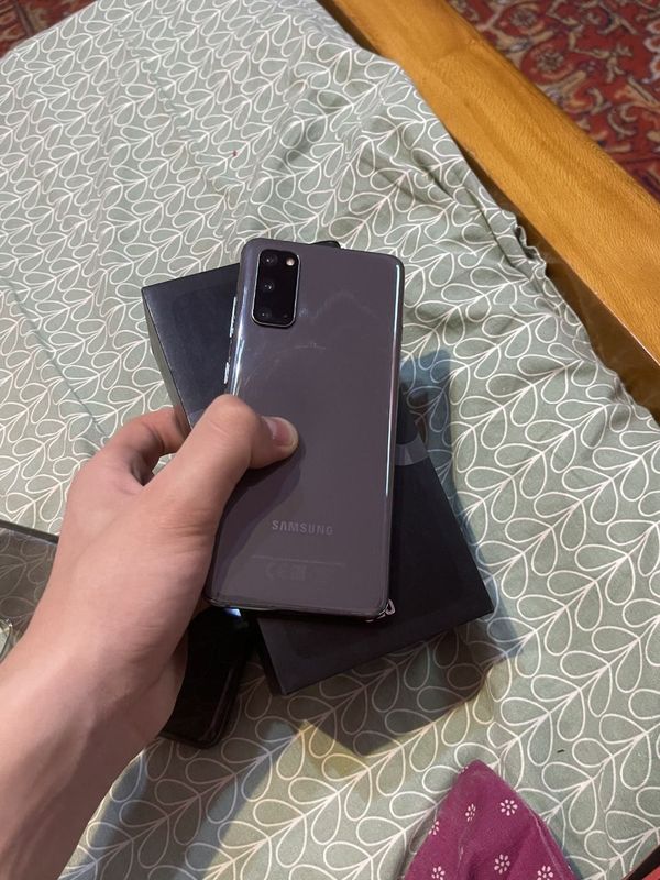 samsung s20 srocna samsung s20 srocna