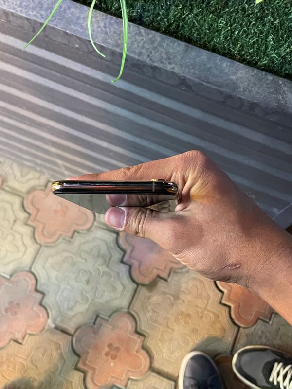 Iphone xs max 100% holiti yahshi 10/7