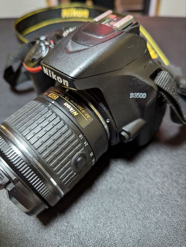 Nikon D3500 + объектив AF-P 18-55mm Nikon D3500 + объектив AF-P 18-55mm