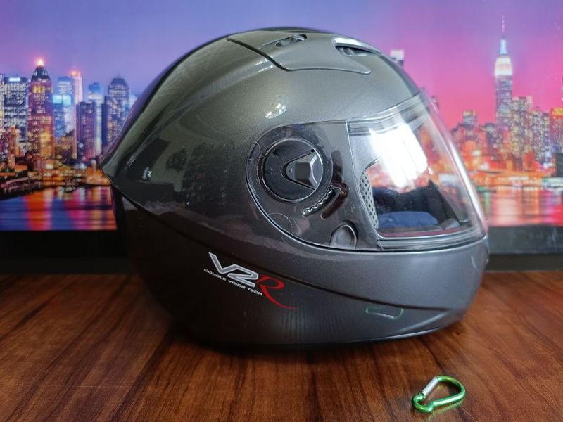 Мото шлем от итальянского бренда CABERG VR 2 Мото шлем от итальянского бренда CABERG VR 2
