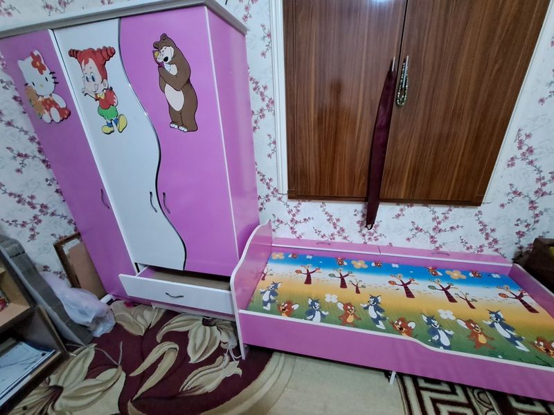 Продаётся детская кровать и шкафчик Продаётся детская кровать и шкафчик