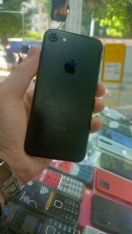 Apple 7 jet black 128 tali Apple 7 jet black 128 tali