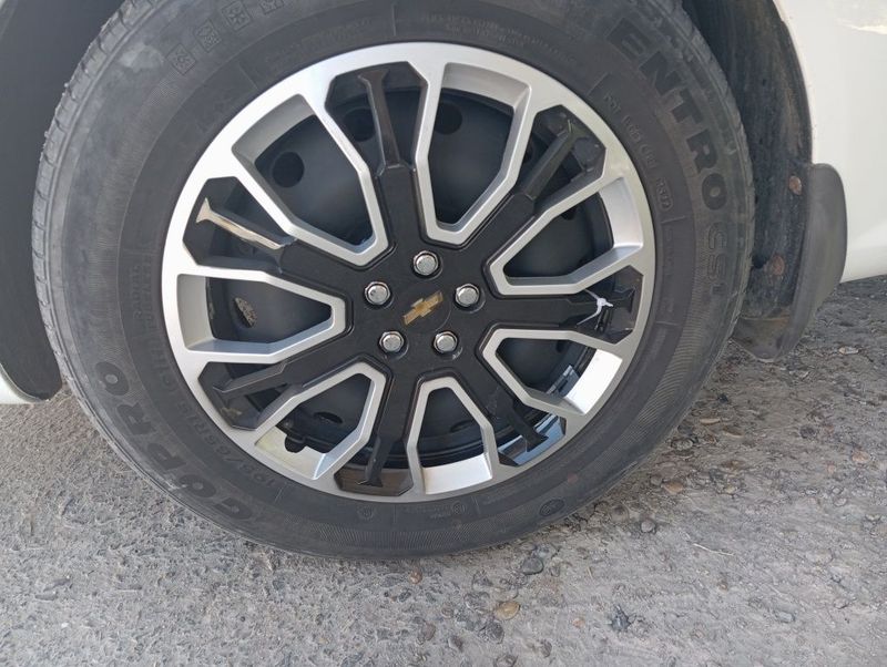 R15 kolpak sotiladi