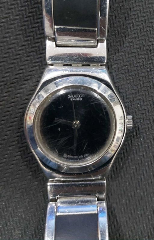 Swatch irony ayollar soati b/u orginal Swatch irony ayollar soati b/u orginal