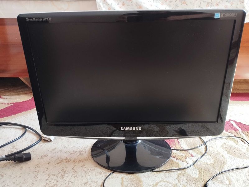Kompyuterga LG Monitor sotiladi 19 Kompyuterga LG Monitor sotiladi 19