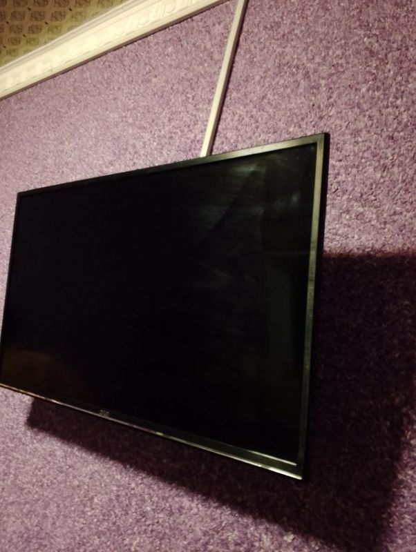 Televizor Artel 43"