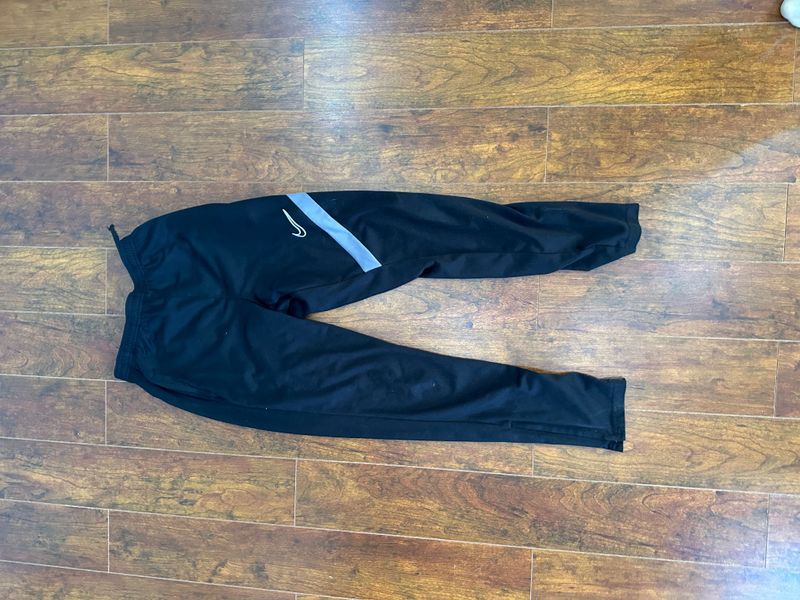 Оригинальные спортивные штаны Nike Оригинальные спортивные штаны Nike