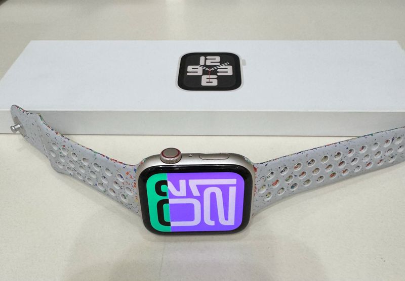 Apple Watch SE (Gen-2) 44 mm Apple Watch SE (Gen-2) 44 mm