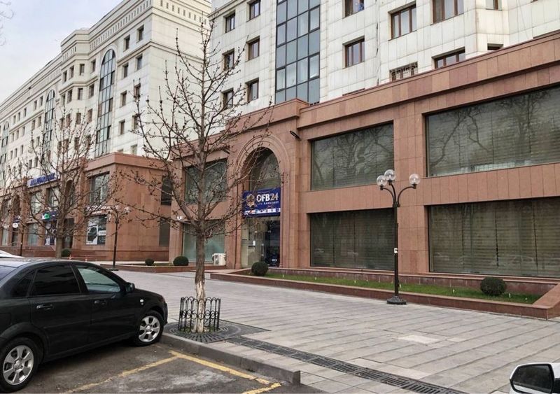 Улица Наваи новостройка вдоль дороги