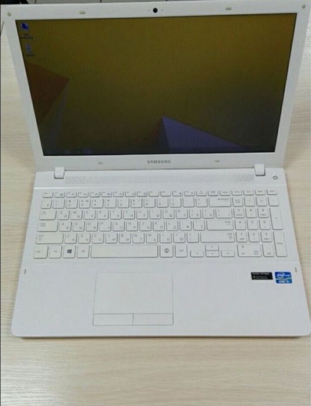 Samsung Notebook Sotiladi