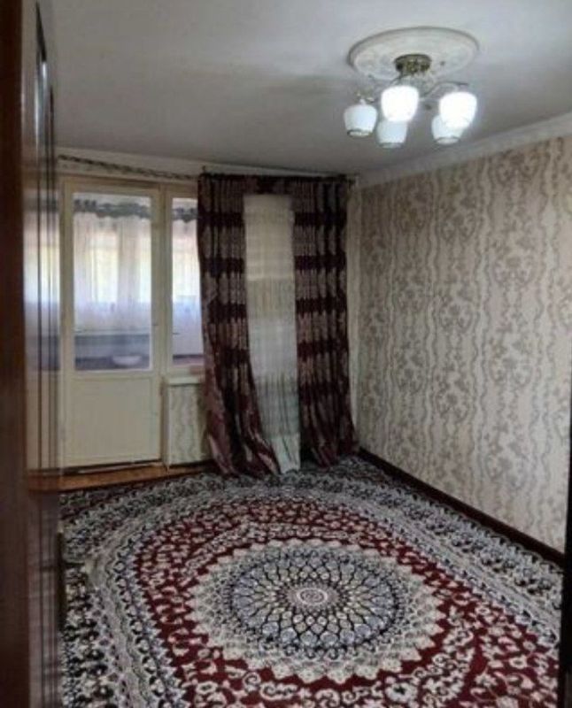 3 хонали квартирани 1 хонаси ижарага берилади