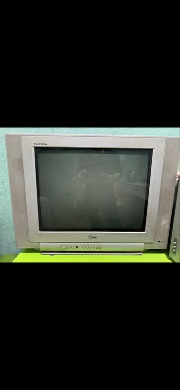 Отдам даром 2 телевизора Отдам даром 2 телевизора