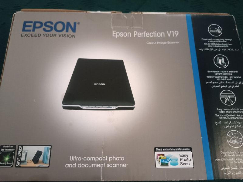 Skaner Epson V19