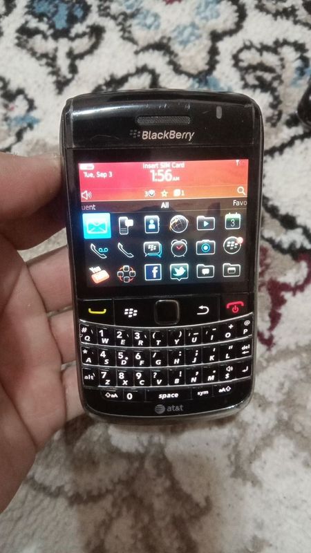 BlackBerry 9700 sotiladi BlackBerry 9700 sotiladi