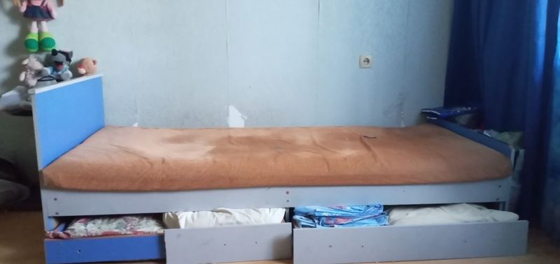 Спальния кровать Спальния кровать