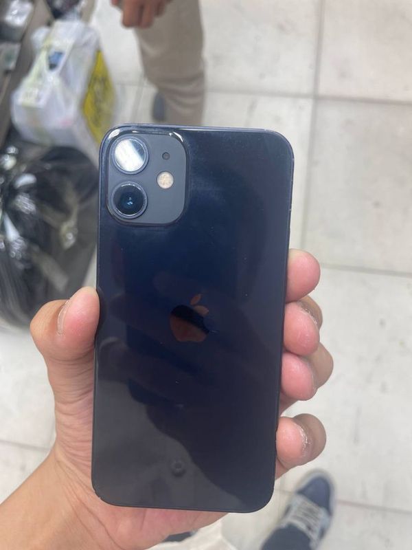 Iphone 12mini holati yahshi Iphone 12mini holati yahshi