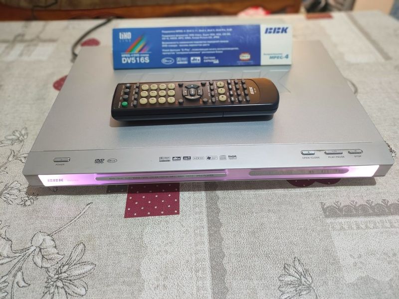 Продам DVD BBK. Рабочий