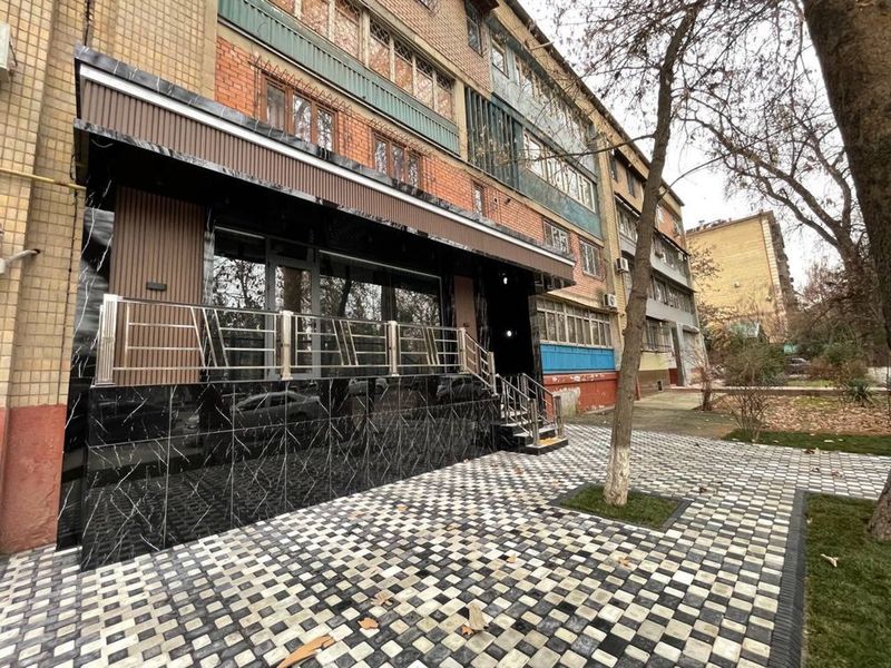 Ц-7 ЦУМ | 153кв - нежилое помещение вдоль дороги Аренда