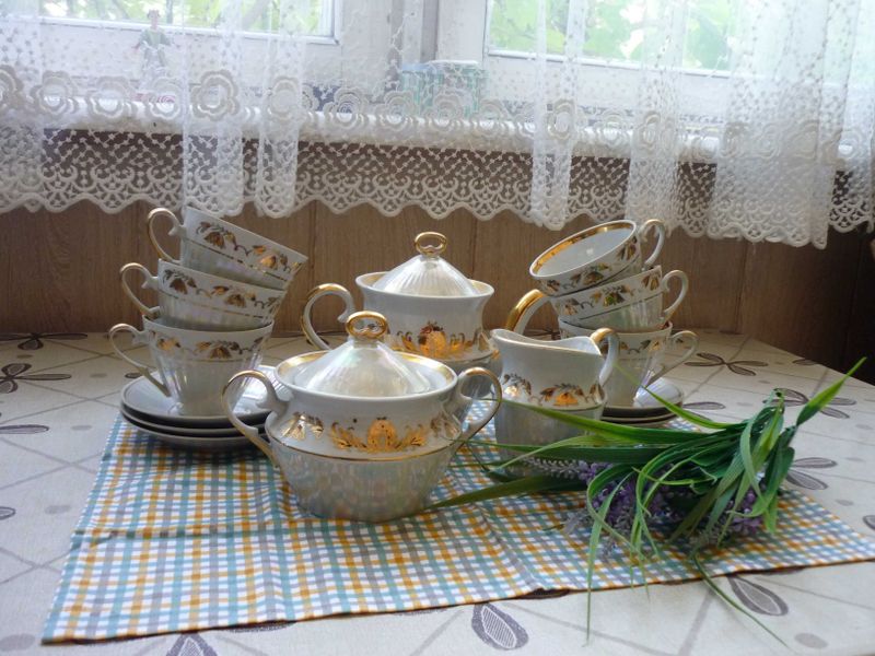 Продается шикарный сервиз Продается шикарный сервиз