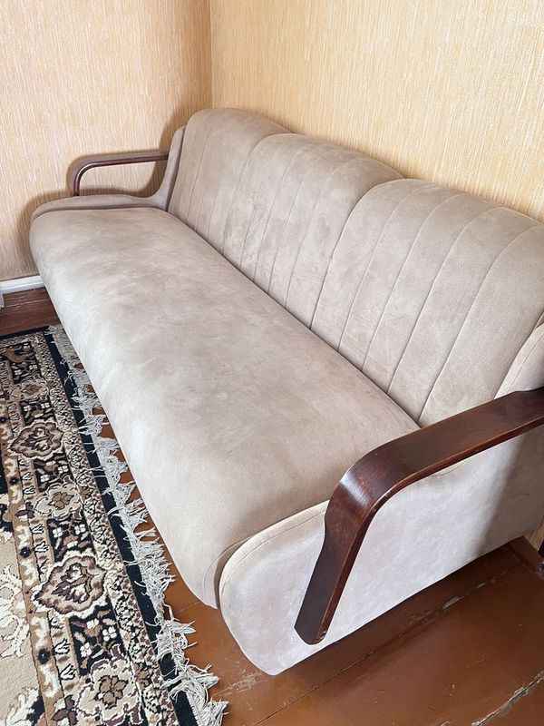 Продается комплект диван и 2 кресла