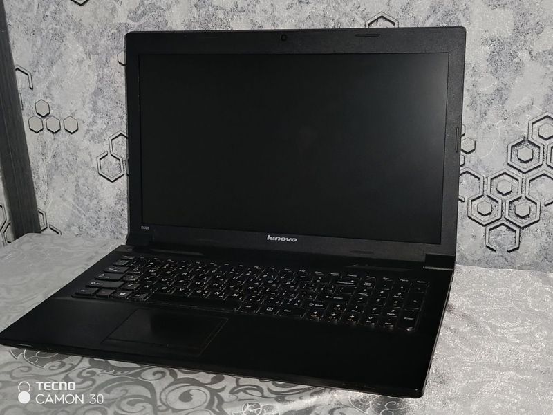 Noutbuk lenovo sotiladi