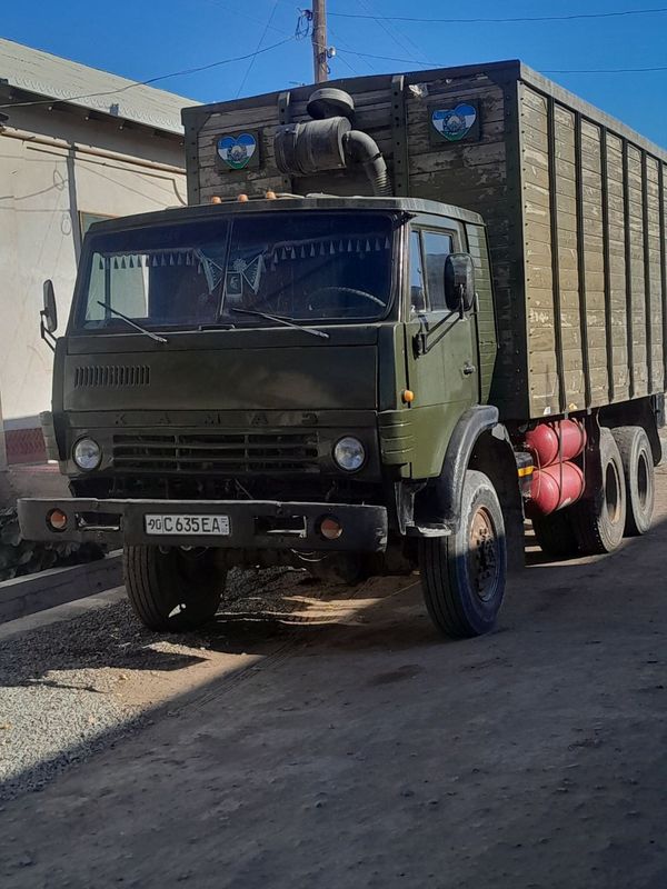 Kamaz pirisep sotiladi ishga tayyor yili 1987 qolgan malumot telda