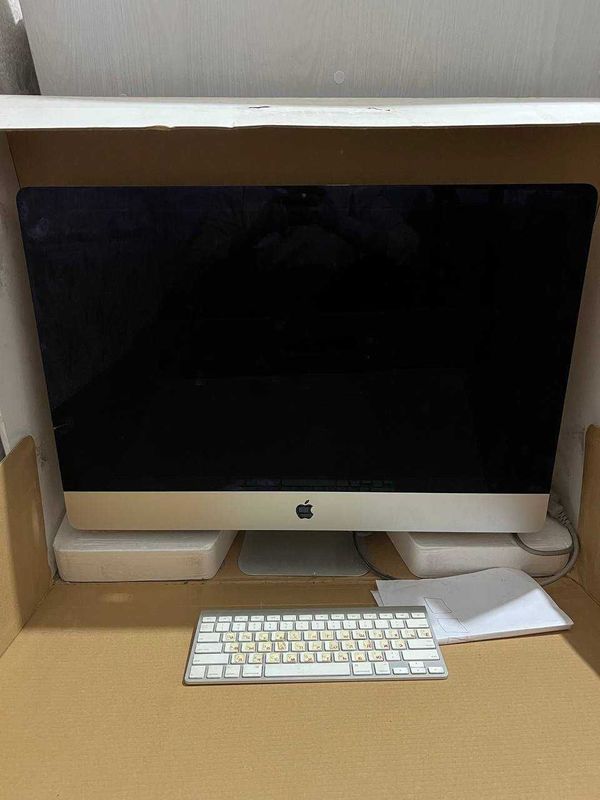 iMac with 27-inch LED-backlid display