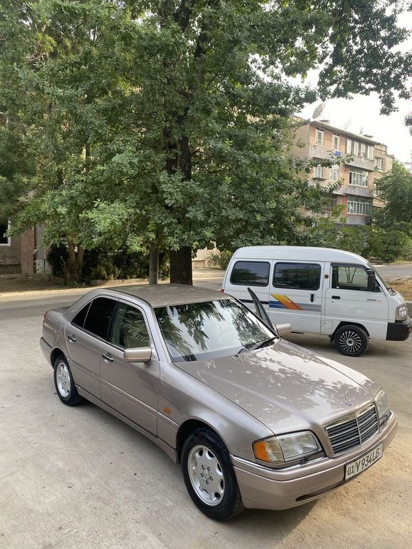Mercedes benz w202 sotiladi Mercedes benz w202 sotiladi