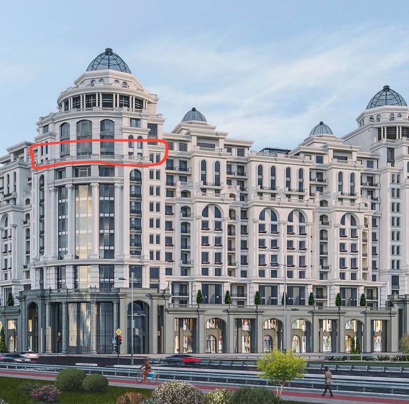 Нежилое помещение 400-м2 продаётся в Ж/К Metropole. Цена договорная.