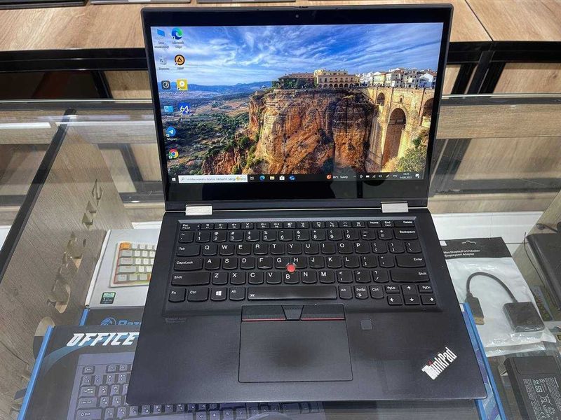 Lenovo ThinkPad X13 Yoga Core i5-10310U Ram 8 ssd 256 Lenovo ThinkPad X13 Yoga Core i5-10310U Ram 8 ssd 256