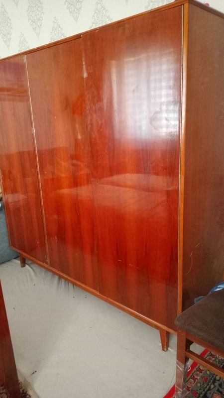Продаю шкаф румынский Продаю шкаф румынский