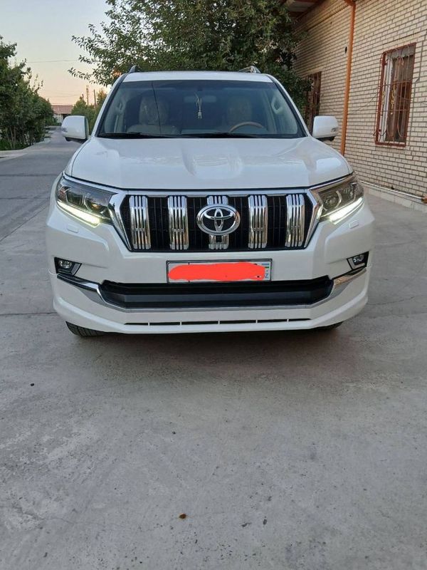 Prado 2019 holati yangi kraskasi toza Prado 2019 holati yangi kraskasi toza