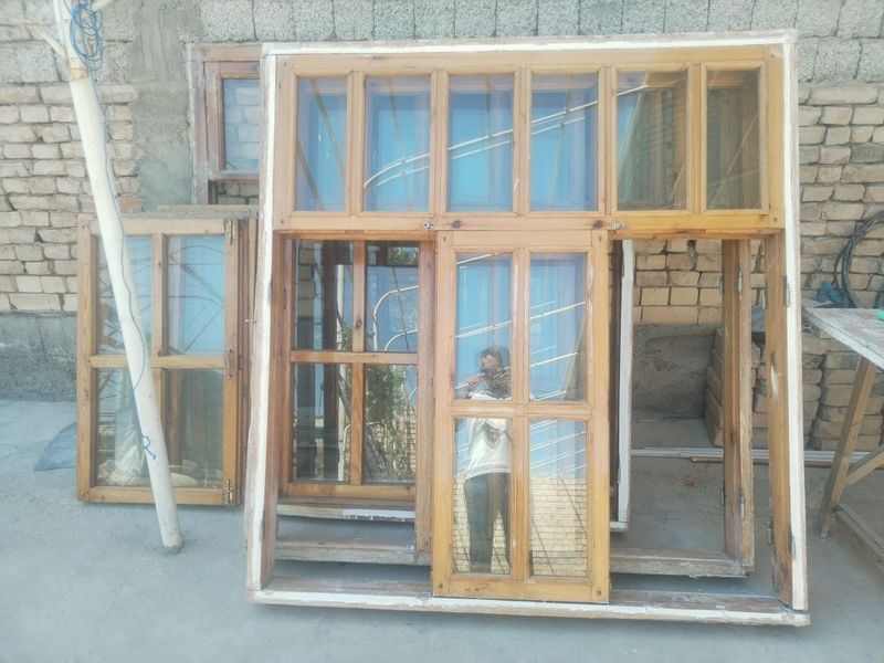 Икки табака ёгоч ром сотилади