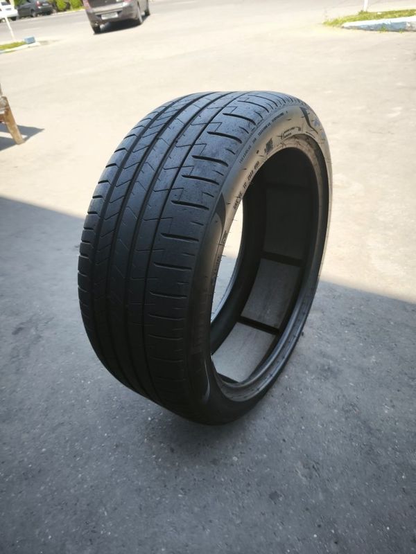 275-40-R22 pirelli x7 275-40-R22 pirelli x7
