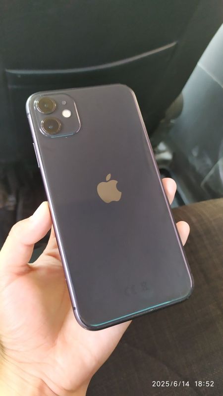 iPhone 11 64gb satiladi