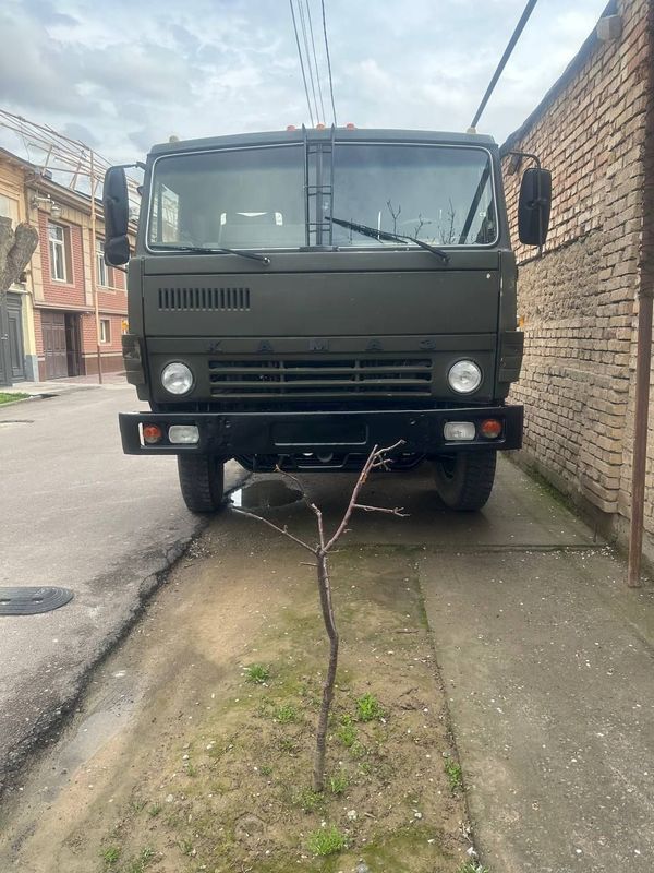 Kamaz shalanda sotiladi idial 12500$ Kamaz shalanda sotiladi idial 12500$