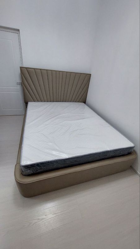 Krovat 220*180 razmer Garderob mativiy 220*250 raz Krovat 220*180 razmer Garderob mativiy 220*250 raz