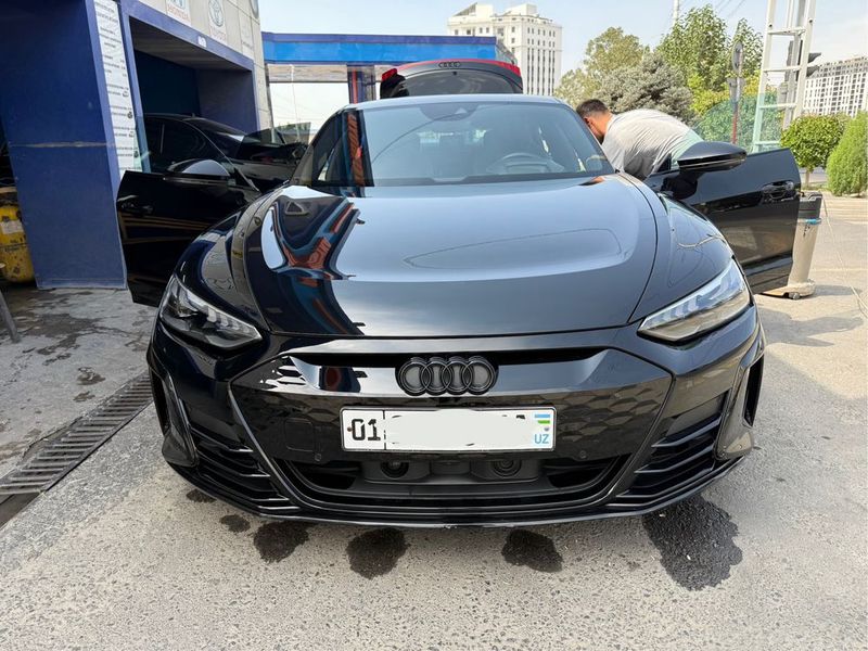 Продается Audi E-TRON GT фулловая