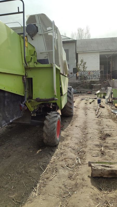 Claas dominator 130