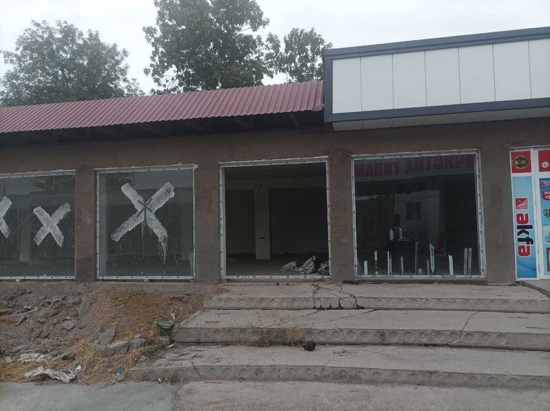 Toshkent viloyati, Ohangaron shahrida savdo dokon binosi sotiladi Toshkent viloyati, Ohangaron shahrida savdo dokon binosi sotiladi