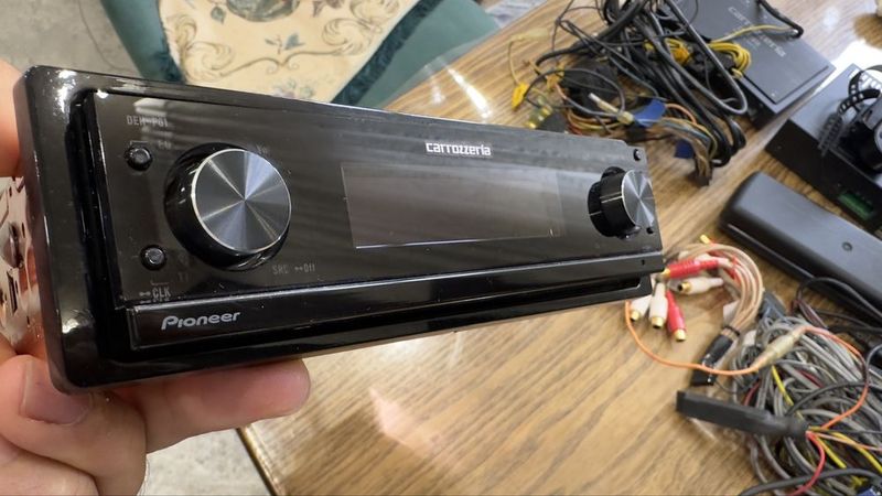 Магнитола Pioneer p01 ( yapan) Магнитола Pioneer p01 ( yapan)