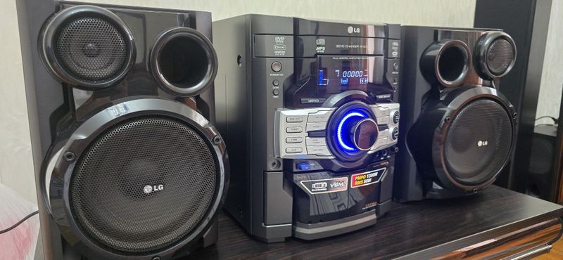 Музыкальный центр Lg. MP3, USB, DVD Музыкальный центр Lg. MP3, USB, DVD