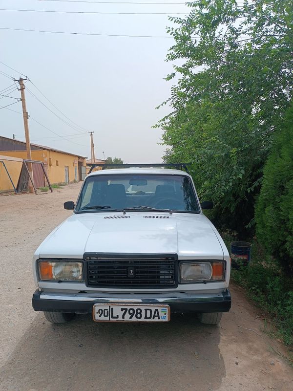 Vaz 2107 yili 1985 Vaz 2107 yili 1985